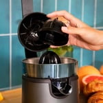 Cecotec EssentialVita Hyden 120 Elektrikli Narenciye Sıkacağı, Portakal ve Narenciye, 120 W, Farklı Boyutlarda 2 Çıkarılabilir Plastik Koni, Plastik Saplı ve Kapak, Kapasite 250 ml
