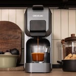 Cecotec Kapsül Kahve Makinesi Freestyle Kompakt Siyah. 1350W, Termoblok Isıtma, 20 Bar Forcearoma Teknolojisi, 4'ü 1 Arada Espresso Makinesi. Çekilmiş Kahve, Dolce Gusto, Nespresso ve K-Fee için