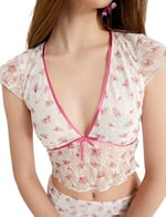 Çiçekli Tül Dantel Bluz Crop Fiyonk Detaylı Fırfırlı V Yaka Slim Fit