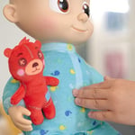 CoComelon Müzikal JJ Peluş Bebek - Yatmadan önce şarkı klipleri söylemek için karnına basın - özellik ve küçük yastık peluş oyuncak ayı içerir