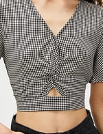 Crop Bluz V Yaka Pencere Detaylı V Yaka