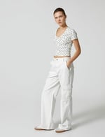 Crop Çiçekli Tişört Düğmeli V Yaka Ribanalı Slim Fit Kısa Kollu Pamuklu