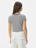 Crop Tişört Ribanalı Slim Fit İşleme Detaylı Kısa Kollu Bisiklet Yaka