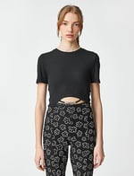 Crop Tshirt Kısa Kollu Bisiklet Yaka Metal Aksesuarlı