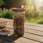 Deconox Akasya Kapaklı Çizgili Cam Kavanoz (1000ml /1 Litre) | Hava Geçirmez, Modern Fitilli Tasarım Gıda Saklama Kabı | Kahve, Çay, Kuruyemiş ve Bakliyat Kavanozu (9x20cm)