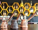 DEDE Copper - IST Serisi (XLarge-16,9 floz)-Kalın Katı Bakır Oymalı Türk Yunan Arap Kahve Demliği, Ahşap Saplı Ocak Üstü Kahve Makinesi Cezve, Jezve, Jazz Cazzve, Ibrik, Briki (Antik)