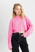 DeFacto Kadın Coool Relax Fit Örgü Desenli Kayık Yaka Crop Triko Kazak