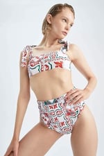 DeFacto Kadın Nefes İstanbul X Defacto Regular Fit Desenli Bikini Altı