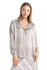 DeFacto Kadın Oversize Fit Gömlek Yaka Saten Uzun Kollu Gömlek