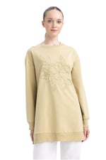 DeFacto Kadın Regular Fit Bisiklet Yaka İşlemeli Sweatshirt Kumaşı Sweatshirt Tunik