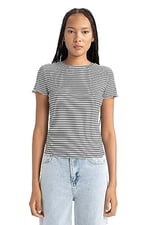 DeFacto Kadın Slim Fit Bisiklet Yaka Kısa Kollu Tişört