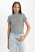 DeFacto Kadın Slim Fit Bisiklet Yaka Kısa Kollu Tişört