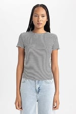 DeFacto Kadın Slim Fit Bisiklet Yaka Kısa Kollu Tişört