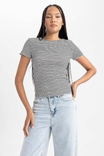 DeFacto Kadın Slim Fit Bisiklet Yaka Kısa Kollu Tişört