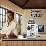 De'Longhi Rivelia EXAM440.55.W, Tam Otomatik LatteCrema Kahve Makinesi, Otomatik Süt Köpürtücü, Kompakt Boyut, Fasulyeden Bardağa Kahve Makinesi, 16 Tarif Renkli Dokunmatik Ekran, Kutup Beyazı