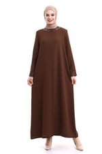 Derin Store Yaka ve Kol Taşlı Tesettür Ferace 23300-23 Toprak