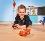 Dickie, 203081000, RC Cars 3 Şimşek McQueen, Uzaktan Kumandalı Oyuncak Araba, 10 Metre Menzilli