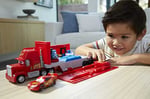 Disney Pixar Cars Dönüştürülebilir Mack Oyun Seti HDC75