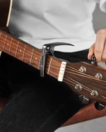 Donner DC-2 Gitar Capo Akustik ve Elektro Gitar Ukulele Bas Mandolin ve Banjo için Gitar Seçtikleri, Siyah