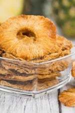 EGEYE DÖNÜŞ Şekersiz Ananas Meyve Kurusu Cipsi - 50 Gr. (Yüksek Aroma - Kokteyl Meyvesi - Katkı Koruyucu İçermez)