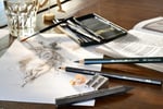 Faber-Castell Pitt Monochrome Grafit Kurşun Kalem, 9B, Yumuşak Doku, Geniş Alan Gölgelendirme, Açılabilir Yapı, Profesyonel Çizim İçin Uygun - Seçenekler: 9B, 3B, 6B, HB