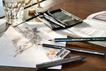 Faber-Castell Pitt Monochrome Grafit Kurşun Kalem, 9B, Yumuşak Doku, Geniş Alan Gölgelendirme, Açılabilir Yapı, Profesyonel Çizim İçin Uygun - Seçenekler: 9B, 3B, 6B, HB