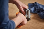 Fiskars Makas bileyici, sağ elini kullananlar için, seramik zımpara başlıkları/plastik gövde, siyah/gri, Clip-Sharp 1000812