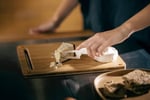 Fiskars peynir bıçağı, toplam uzunluk: 24 cm, yüksek kaliteli çelik/plastik, beyaz, fonksiyonel form, 1015987