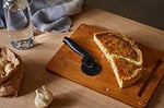 Fiskars pizza kesicisi ile yüksek kaliteli plastik-kesim parçası kesim, 19 cm, fonksiyonel form, siyah/turuncu, 1019533