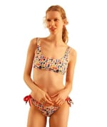 Fiyonk Detaylı Bikini Altı