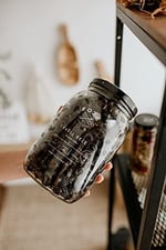 Foze Taş Baskı Doğal Yağlı Sele Siyah Salamura Zeytin 1400 Gr