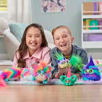 FURBY DJ Furblets Can-Dee-Swirl Mini Elektronik Peluş Oyuncak, Komik Gerilebilir Ses Efektleri ve Müzik, Mobilya, Pembe, Mavi ve Mor Konuşuyor