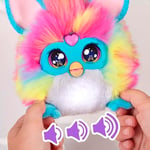 Furby DJ Furby Etkileşimli Oyuncak | Müzik, Işıklar, Hareket ve Oyunlar İçeren Süper Yumuşak Gökkuşağı Renkli Elektronik Pelüş | İngilizce ve Furbish Konuşur | 81 cm Uzunluk | 6 Yaş ve Üzeri