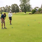GoSports Putt-Thru Kroket Koyma Oyunu - 9 Kapı, 4 Golf Topu ve Tote Çanta İçerir - Evde, Ofiste veya Yeşilde Oynayın!