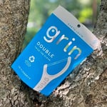 GRIN Çift Flosspyx, Diş İpi Seçimleri, 75 Sayı, Diş Yüzgeçleri, Nane Lezzeti, Geri Dönüşümlü Plastik, 2 Hatlı Güçlü Diş İpi, Daha Uzun Diş İpi Kafası, Yiyecek ve Plak Tuzakları, Güvenli Yumuşak