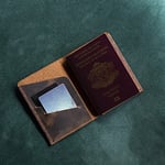 Hakiki Deri Pasaport Cüzdanı, Pasaport Kılıfı, Seyehat Cüzdanı, Gerçek Deri ve El yapımı, Minimalist Tasarım, Pasaport ve Kartlık (Taba - Açık Kahverengi)