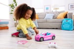 Hot Wheels Barbie Cabrio RC Pembe Uzaktan Kumandalı Araba, Çıkartma Dahildir, İki Bebek ve Açılabilir Bagaj için Koltuk, Çocuk Oyuncağı, 4 Yaş, JBH05