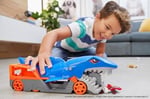 Hot Wheels Köpek Balığı Taşıyıcı Hot Wheels Köpek Balığı Taşıyıcı Oyun Seti, 1 Adet 1:64 Ölçekli Araba İçerir, 4-8 Yaş Arası Çocuklar İçin GVG36 GVG36
