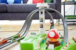 Hot Wheels Mario Kart Çılgın Dönüş Parkuru Seti, 5 Yaş ve Üzeri için 1:64 Ölçekli Replika Metal Araç GCP27