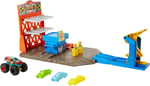 Hot Wheels Monster Trucks Patlama İstasyonu Oyun Seti ve 1 adet 1:64 ölçekli HW Demo Derby ile 3 adet parçalanabilen araba, fırlatıcı, efsane ezme ve çarpma eğlencesi, 4-8 yaş HFB12