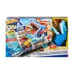 Hot WheelsKöpek Balığından Kaçış™ Oyun Seti Hot Wheels™ City Köpek Balığından Kaçış oyun seti, 4 yaş ve üzeri çocuklar için oyuncak HDP06