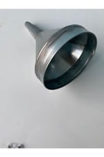 Huni Mazot,benzin, Yağ Aktarma Metal Süzgeçli 23 Cm Süzgeç Su Geçirmez Özelliktedir.