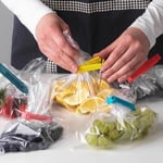 IKEA Bevara torba klipsi,Boyutlar: 6 cm uzunluğunda 10 adet ve 11 cm uzunluğunda 16 adet, karışık renkler