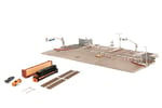 Jada Toys Hızlı ve Öfkeli Tren Sahnesi - Diorama 2 Nano Model Araba (Dodge Charger ve Toyota Supra), Tren ve Hızlı ve Öfkeli Filminin Final Yarış Sahnesi için Aksesuarlar Dahil, 8 Yaş ve Üzeri