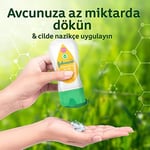 Johnson's Baby Nemlendirici Jel Yağ, Taze Çiçek Kokulu, Dermatolojik Olarak Test Edilmiş Nemlendirici Jel, 200 ml