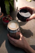Joseph Joseph Sipp Çelik Travel Mug Büyük, Antrasit, 454 Ml