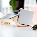 Kanto YU2 Masaüstü Hoparlör, Güç Kaynaklı | 7,6 cm Kompozit Sürücü | 1,9 cm İpek Kubbe Tiz Hoparlörü | Sınıf D Amplifikatör | 100 W | Entegre USB-DAC | Subwoofer Çıkışı | Mat Beyaz |