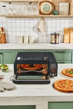 Karaca Multicrust Artisan Retro Pizza Makinesi ve Airfryer Mat Siyah