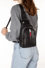 Kindfox Unisex Vegan Deri Çapraz Askılı Çanta Çift Yönlü Omuz Çanta | Kulaklık Çıkışlı Bodybag | TMY
