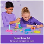 Kinetic Sand Squish N' Create Set - 382 g İsveç'ten orijinal sihirli kinetik kum, üç renkte ve yaratıcı iç mekan kum oyunu için 5 alet, 3 yaşından itibaren